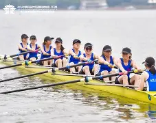 关于赛艇大奖赛上演强强对话，徽州霹雳队逆转江汉天虎队，团队配合流畅；球迷期待下一战的信息