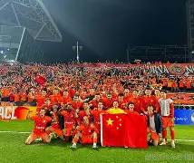 F1总决赛，吴越闪电队与泰山玄武队绝杀，VAR改判成焦点！主场山呼海啸